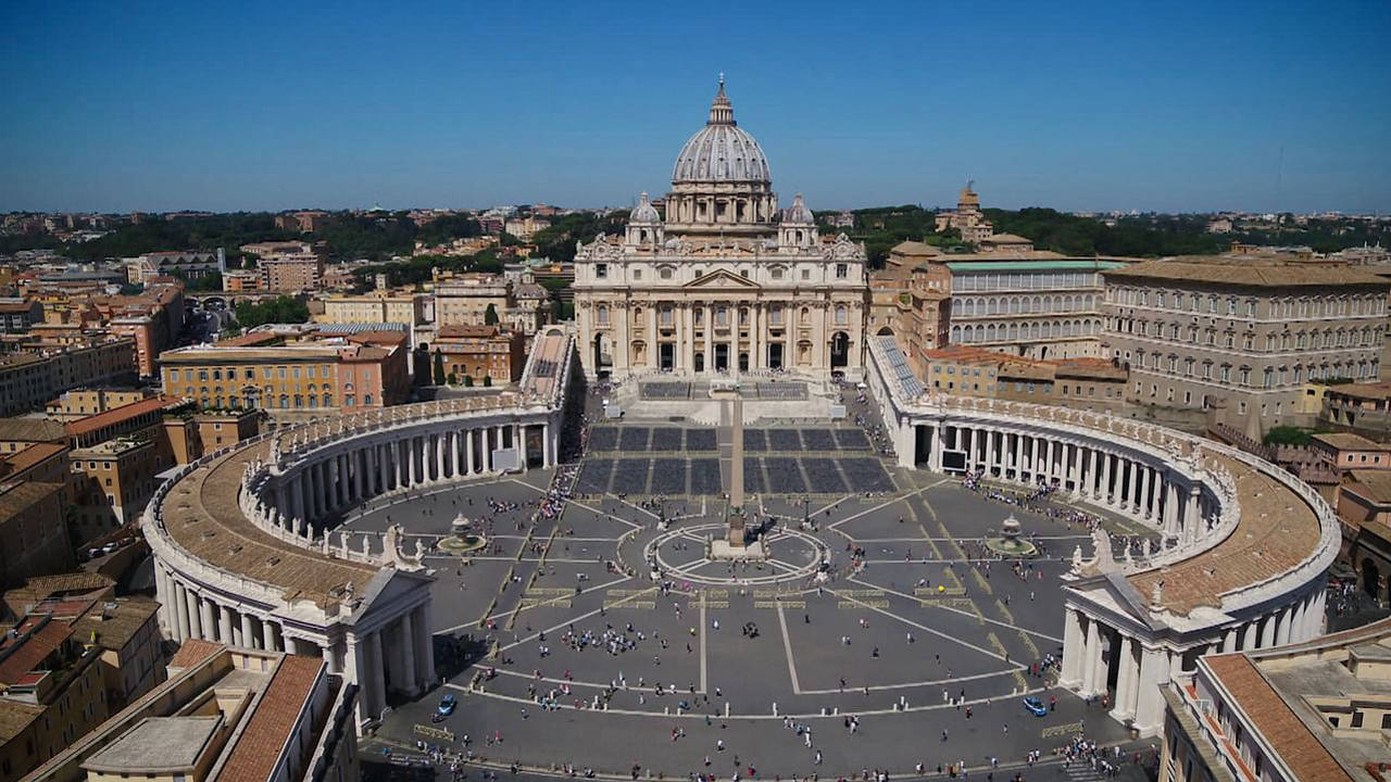Vatican, en coulisse avec les Gardes suisses